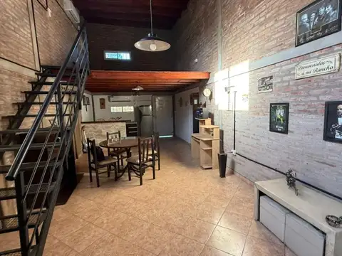 Casa en Alquiler con 1 cochera