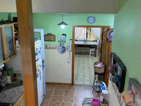 Casa 5 ambientes con 2 baños