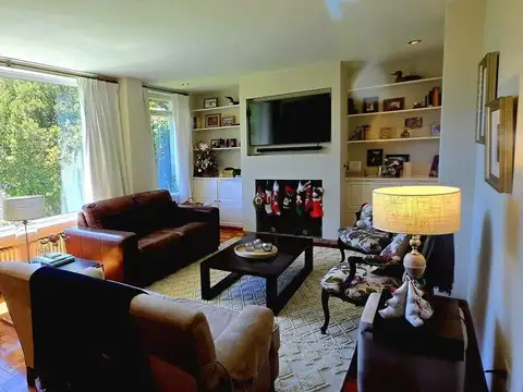 Casa 3 DORMITORIOS + departamento - Centro - San Carlos de Bariloche