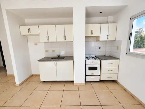 33 E 17 Y 18, 1° Piso 1100