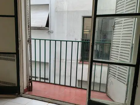 Oportunidad, 2 ambientes en excelente ubicación a dos cuadras Av. Santa Fé y Pueyrredón. Subte D