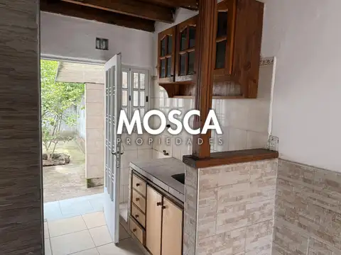 Casa 2 ambientes con 1 baño