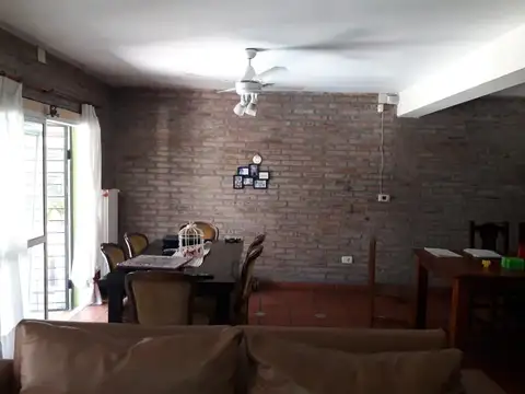 Casa tres dormitorios en venta - Fisherton