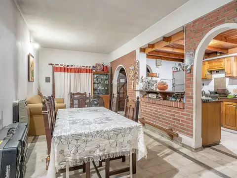 CASA EN VENTA BARRIO BELGRANO TRES DORMITORIOS