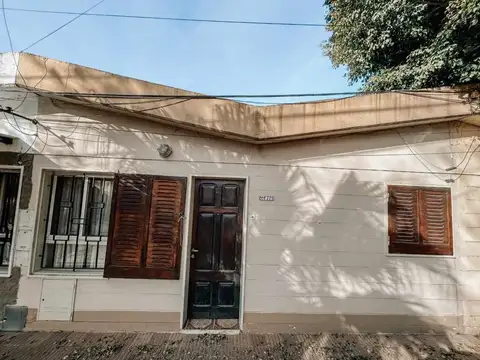 CASA EN VENTA 2 DORMITORIOS ZONA SUR