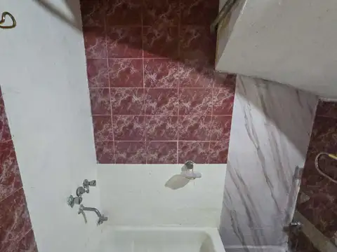 Casa 2 ambientes con 1 baño