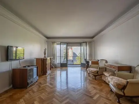 Departamento de 4 Ambientes con Dependencia y Baulera