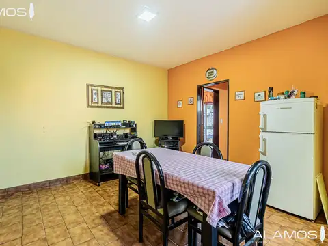 Casa en Venta con 3 cocheras
