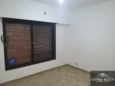 Casa en Alquiler con 1 cochera
