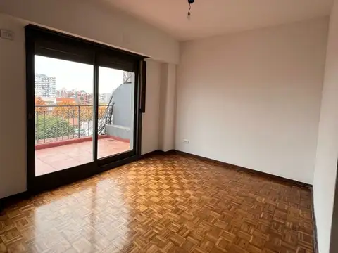 4 Amb - Luminoso con Balcon Terraza - Refaccionado