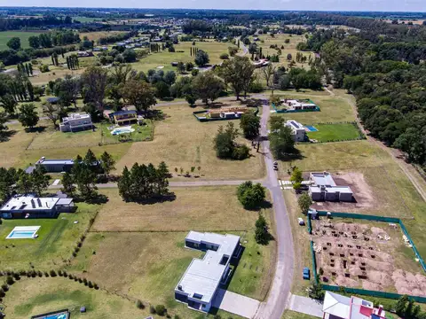terreno central en esquina a la venta en la elina comarcas de lujan UF 81
