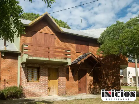 Casa 3 ambientes con 2 baños