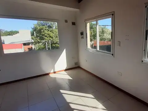 Departamento 5 ambientes con 4 baños