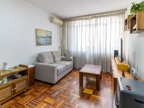 Avenida Uruguay 800