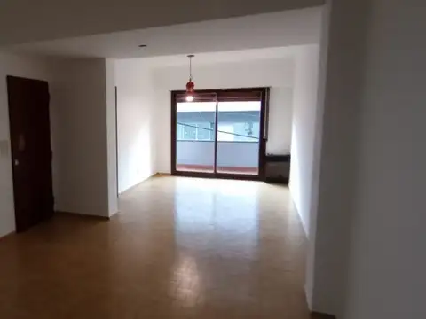 Departamento en Alquiler en Castelar Norte, $ 550.000
