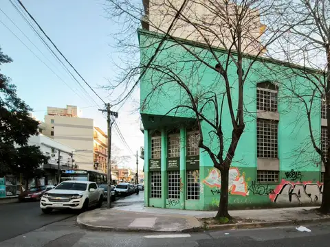 IMPORTANTE ESQUINA SAN MARTIN