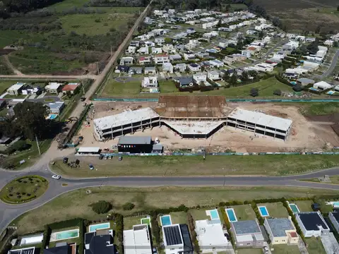 VENTA DE LOCAL COMERCIAL EN CARDINAL SHOPPING PILAR DEL ESTE