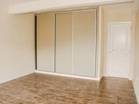 Depto Tipo Casa en Venta con 1 cocheras