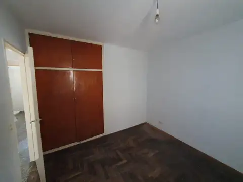 Avenida Juan Domingo Perón 1900, Piso 01