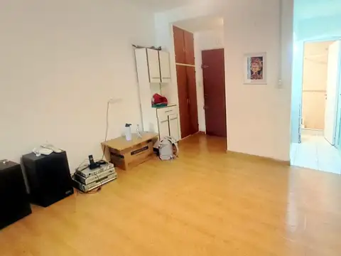 Esmeralda 783 , Piso 6