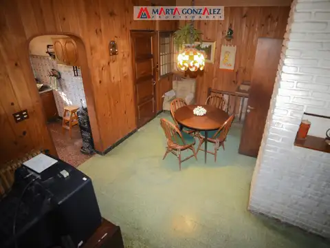 Casa 4 ambientes con 2 baños