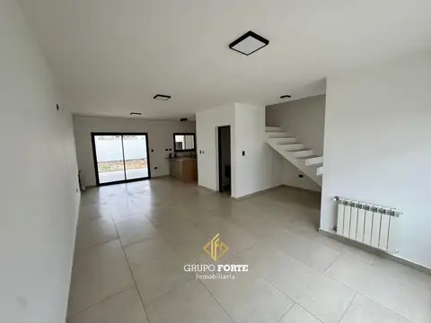 Depto Tipo Casa 4 ambientes con 2 baños