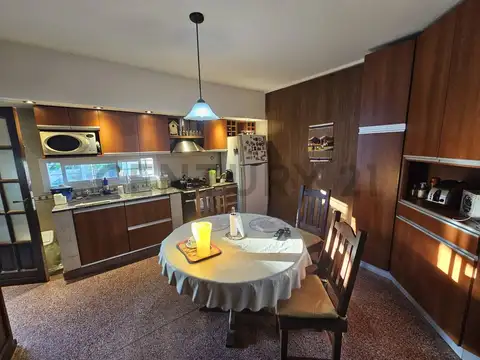 Casa de 4 Dormitorios en Venta en La Plata
