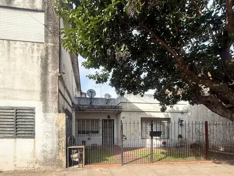 CASA 3 AMB. + DEPARTAMENTO TIPO DUPLEX - ITUZAINGO. NORTE