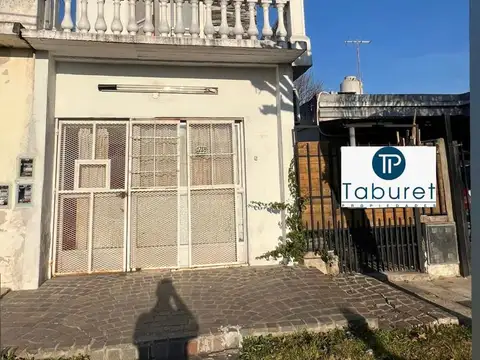 Casa Ph dos ambientes en venta en Ituzaingo