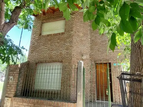 VENTA CASA CINCO DORMITORIOS Y DOS BAÑOS