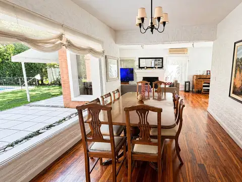 Casa en Venta con 1 cochera