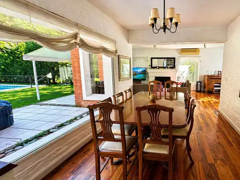 Casa 4 ambientes con 3 baños