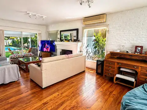 Casa en Venta en El Establo, USD 390.000
