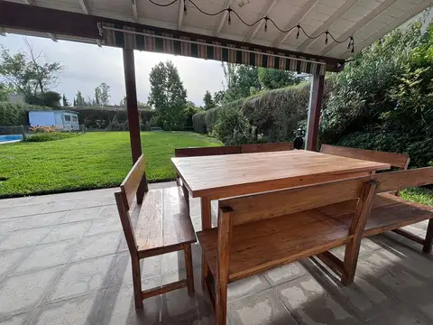 Casa 5 ambientes con 4 baños
