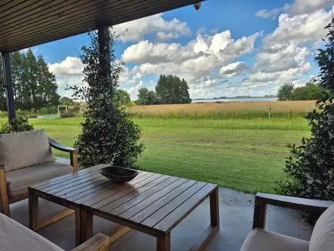 Casa 6 ambientes con 4 baños