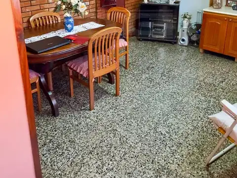 Chacabuco al 2000 entre Avenida Sobremonte y Urcola