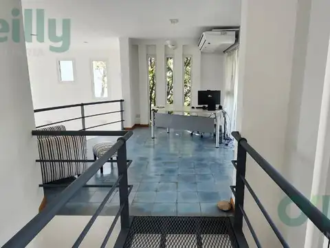 Casa 9 ambientes con 5 baños