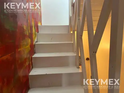 Casa en Alquiler con 1 cochera
