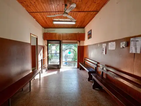 Oficina 4 ambientes con 2 baños