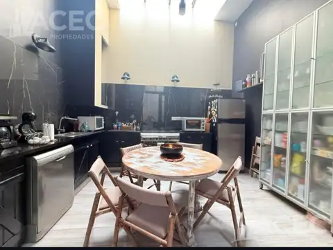 Brown al 2600 - Casa al frente - Cochera