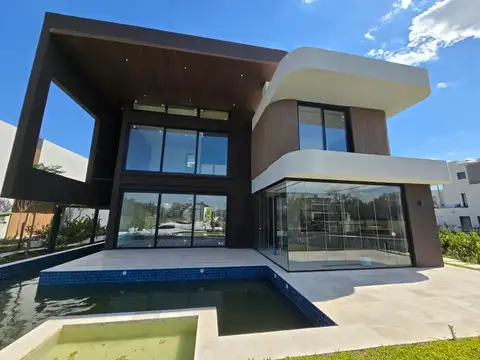 Casa en  Venta- El Yacht con salida al rio, Nordelta