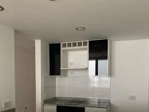 Departamento en Alquiler en Refinerias, $ 760.000