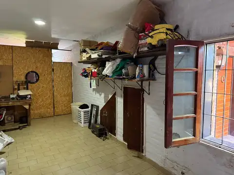 Venta casa 5 amb.  Hurlingham, Parque y Pileta