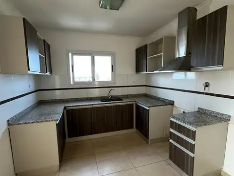 Departamento 4 ambientes con 4 baños