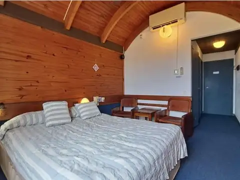 Hotel en Venta 50 años