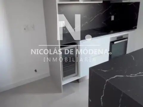 Venetian de 3 dormitorios en suite, en venta con vista al mar en Punta del Este