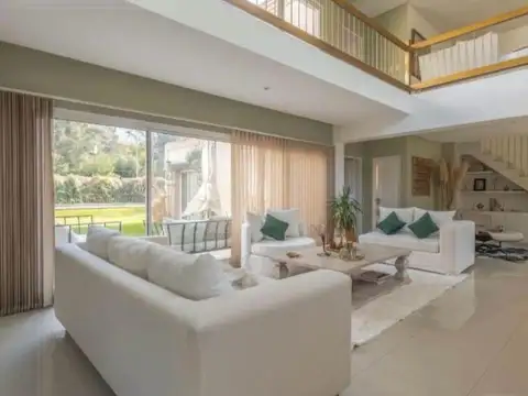 Casa 6 ambientes con 3 baños