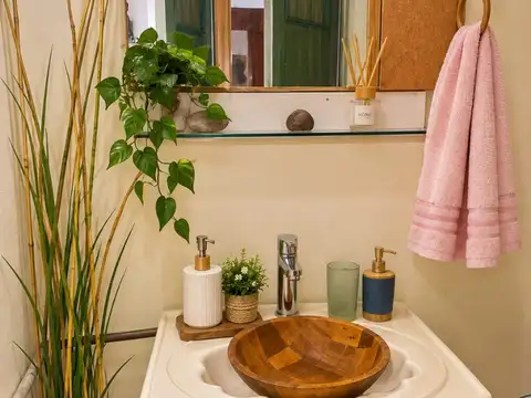 Casa 5 ambientes con 2 baños