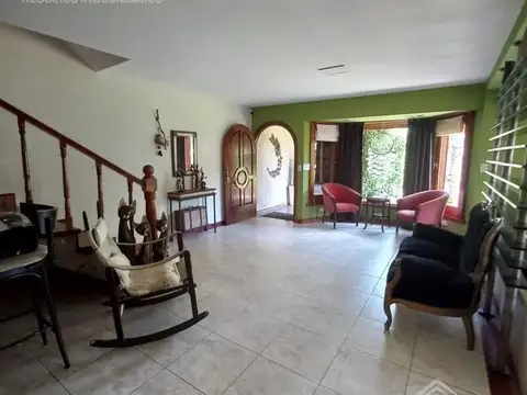 Casa 7 ambientes con 4 baños
