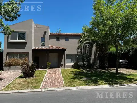 Muy linda casa en Alquiler Anual en San Isidro labrador, Villanueva.
